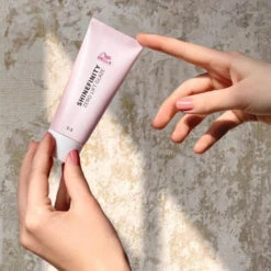 Coloration Gloss Shinefinity 06/0 Natural Brandy Wella 60ML -Soins Capillaires Boutique coloration gloss shinefinity 060 natural brandy wella 60ml 2